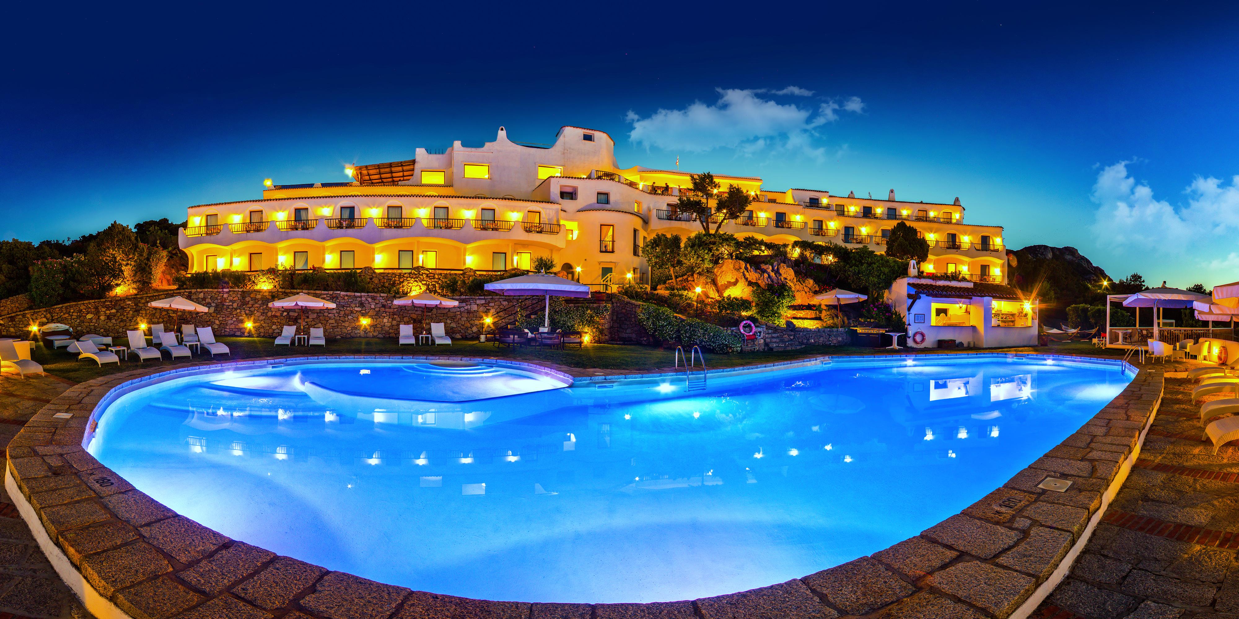 Hotel Luci Di La Muntagna Порто Черво Екстериор снимка