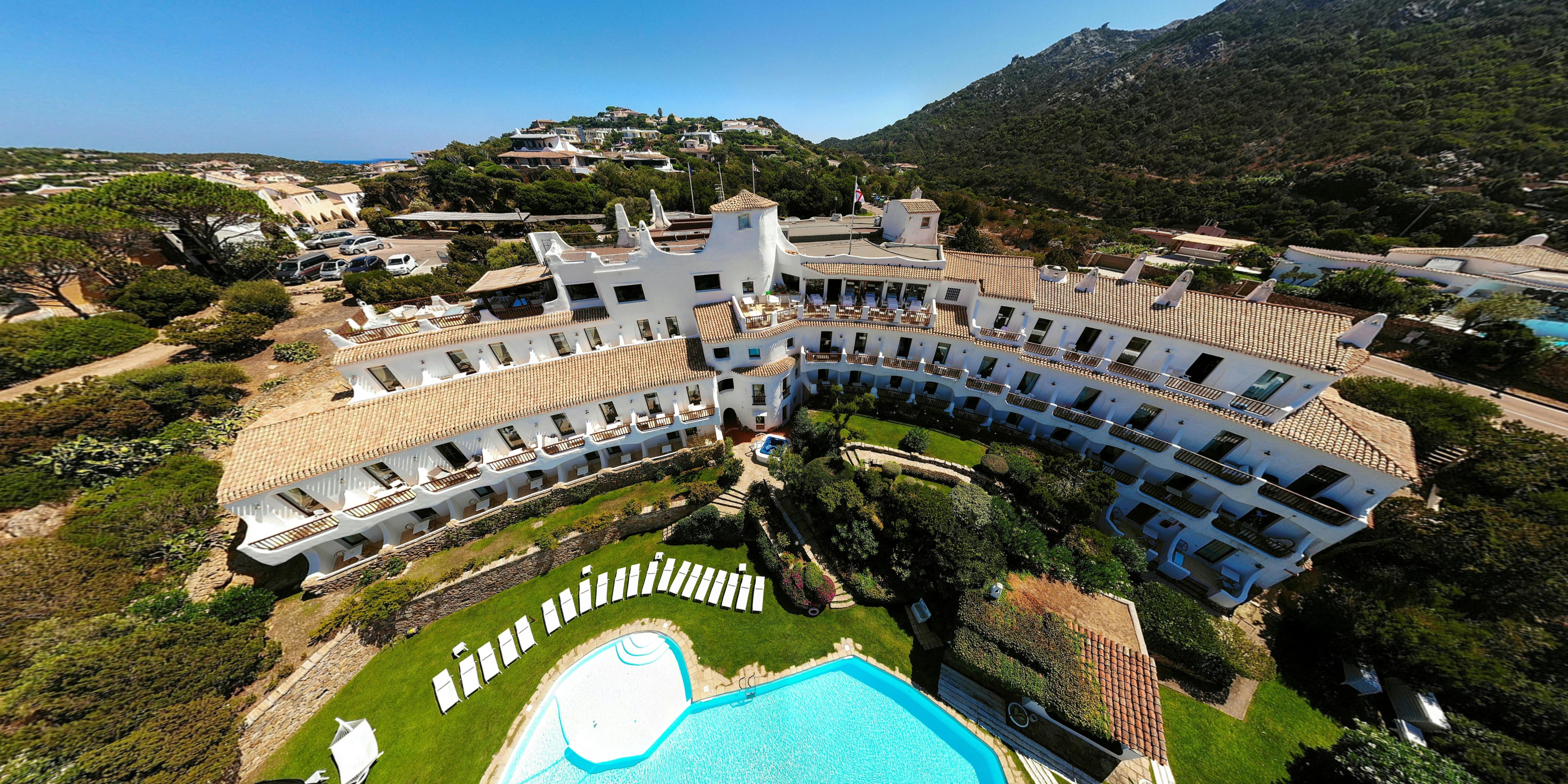 Hotel Luci Di La Muntagna Порто Черво Екстериор снимка